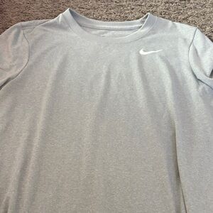 Nike Men's Light Gray Long Sleeve Tee